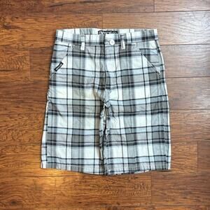 2000s Enyce Men’s Grey,White And Black Y2K Plaid Bermuda Shorts Size 34